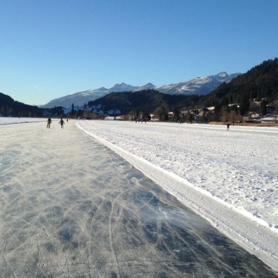 zima w Alpach- naturalne lodowiska