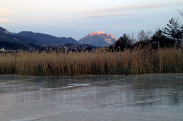 zima w Alpach- naturalne lodowiska